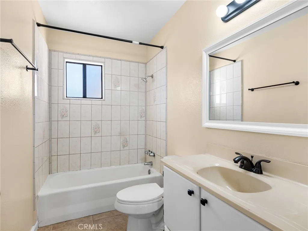 16264 Del Norte Drive, Victorville, California 92395 home-pic-11