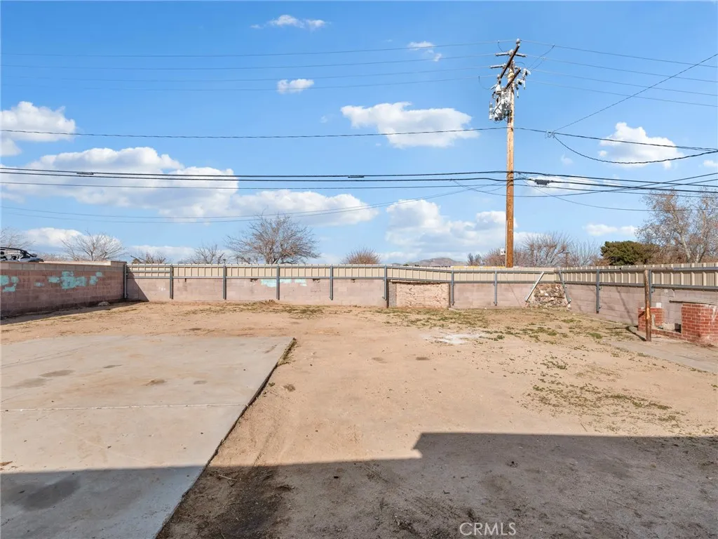 16264 Del Norte Drive, Victorville, California 92395 home-pic-38
