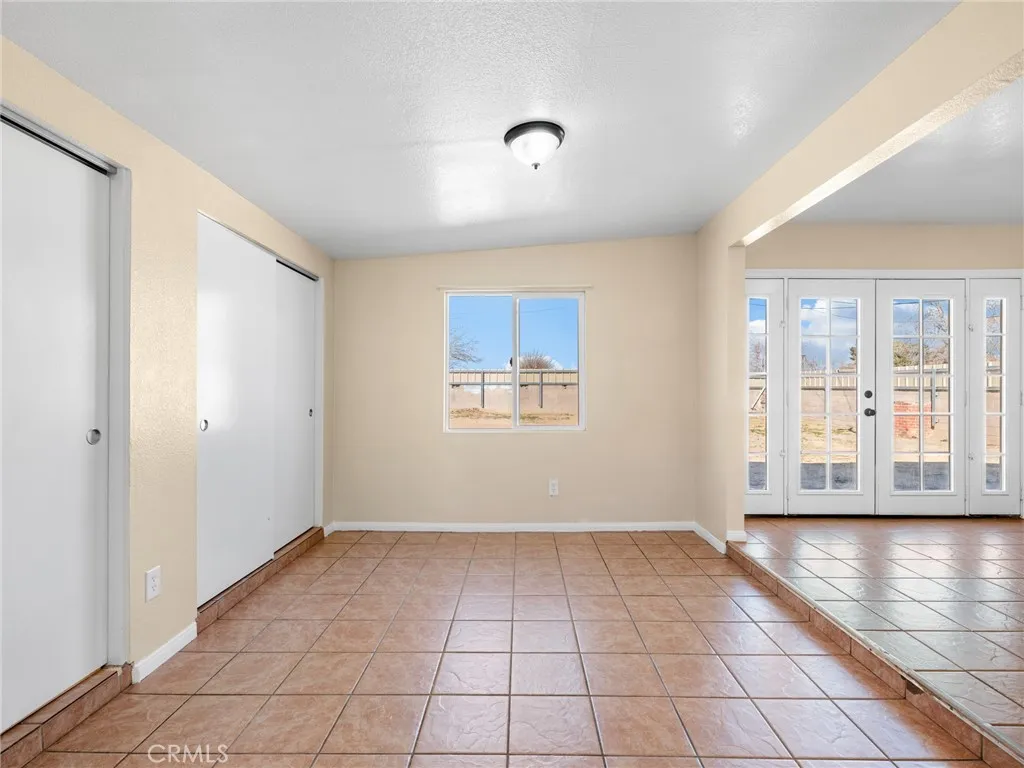 16264 Del Norte Drive, Victorville, California 92395 home-pic-26