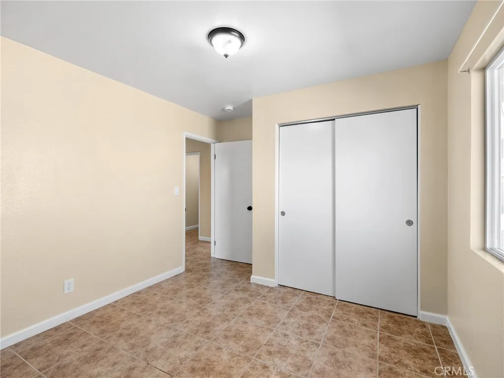 16264 Del Norte Drive, Victorville, California 92395 home-pic-18