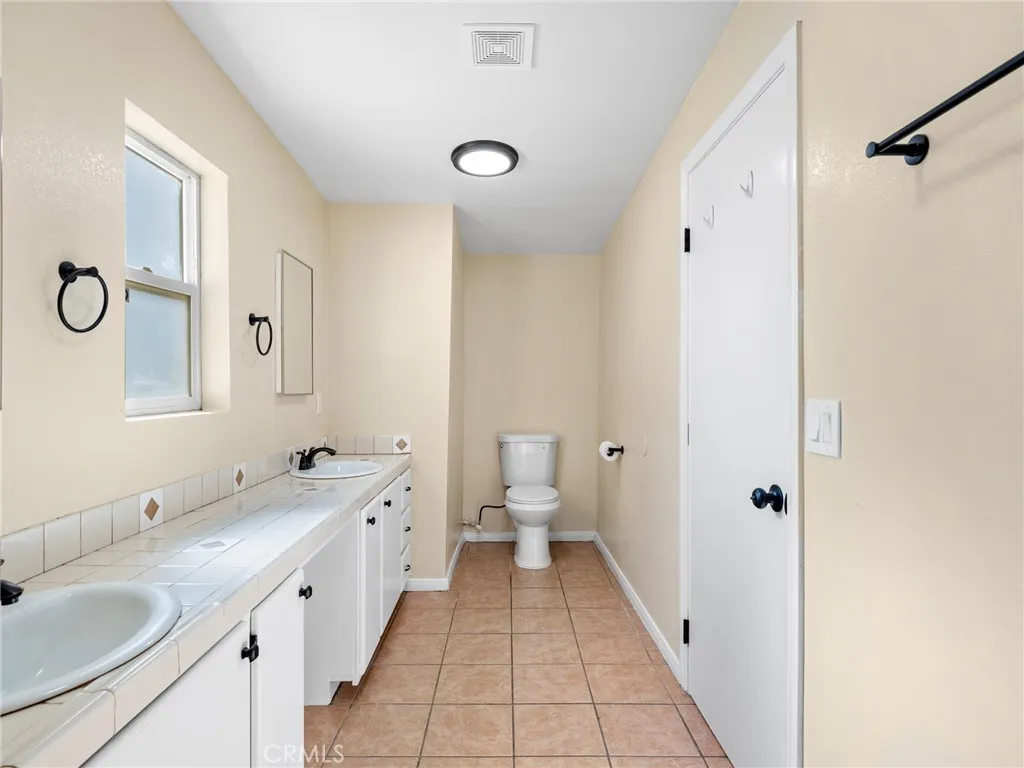 16264 Del Norte Drive, Victorville, California 92395 home-pic-24
