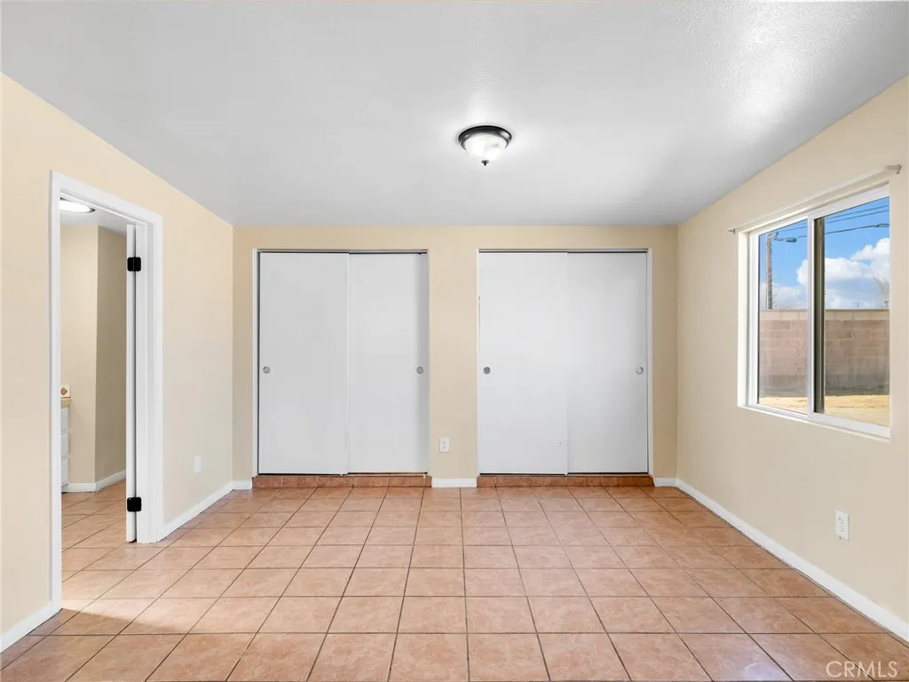 16264 Del Norte Drive, Victorville, California 92395 home-pic-21
