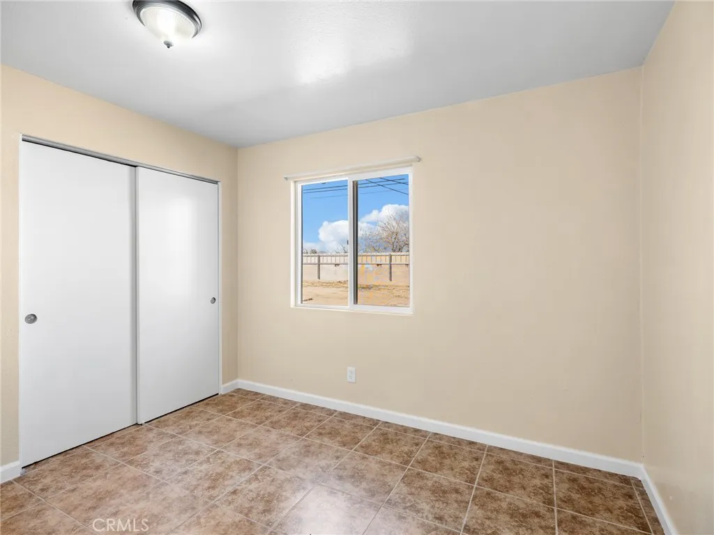 16264 Del Norte Drive, Victorville, California 92395 home-pic-19