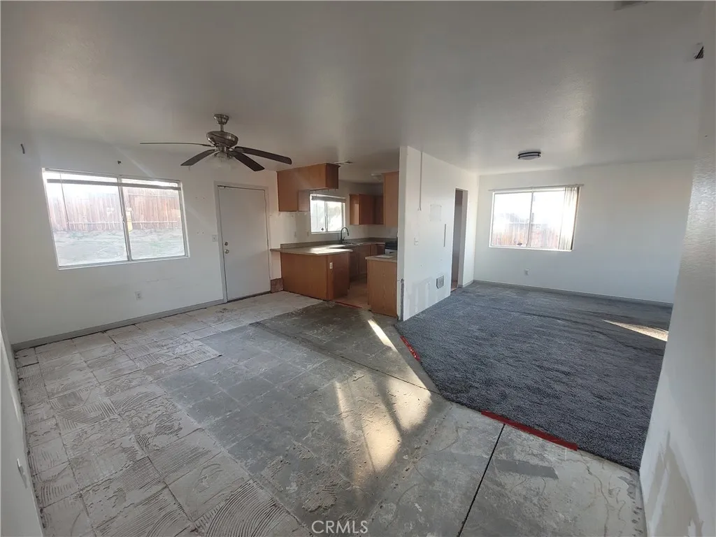 25064 Avenida Laredo, Barstow, California 92311 home-pic-6