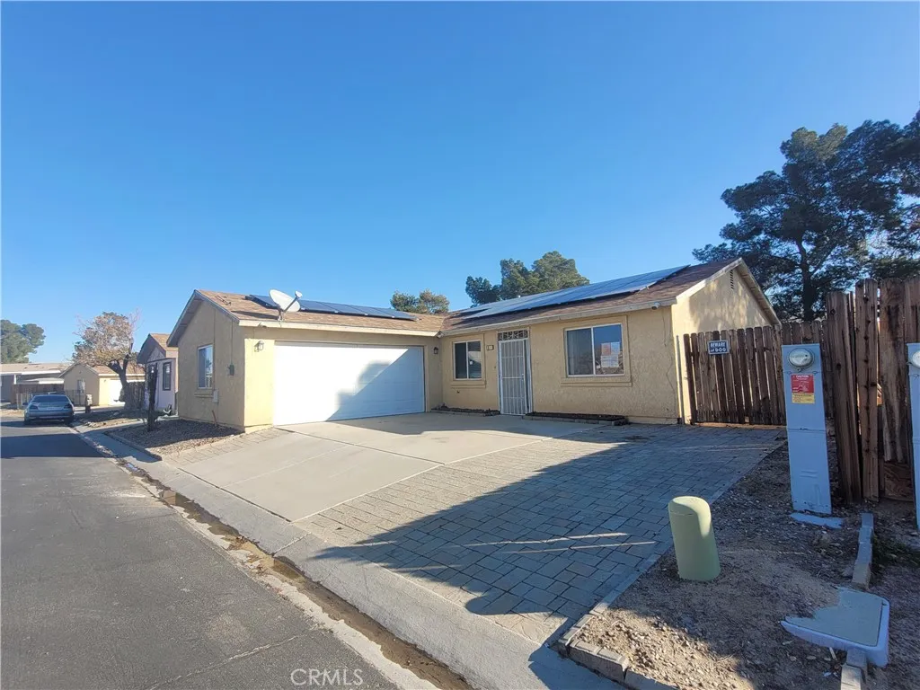 25064 Avenida Laredo, Barstow, California 92311 home-pic-4