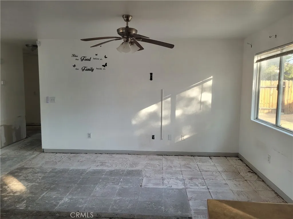 25064 Avenida Laredo, Barstow, California 92311 home-pic-12