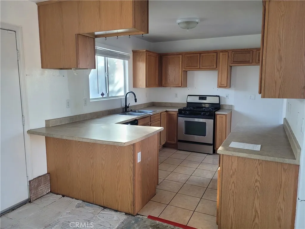 25064 Avenida Laredo, Barstow, California 92311 home-pic-11