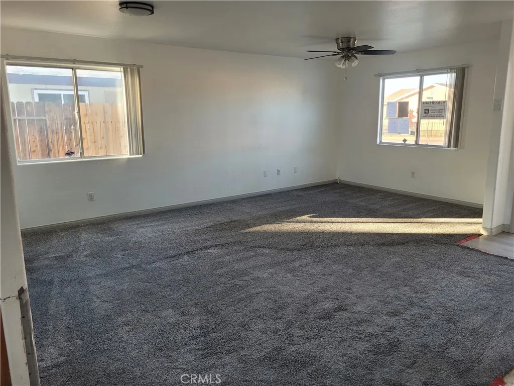 25064 Avenida Laredo, Barstow, California 92311 home-pic-8
