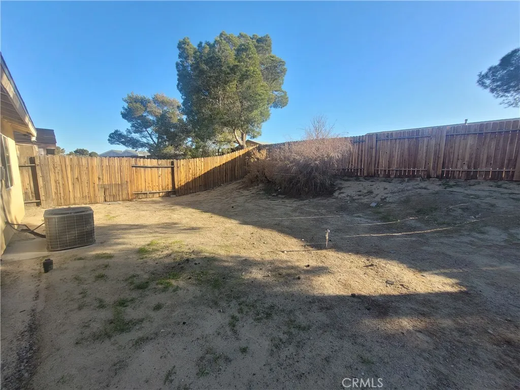25064 Avenida Laredo, Barstow, California 92311 home-pic-21