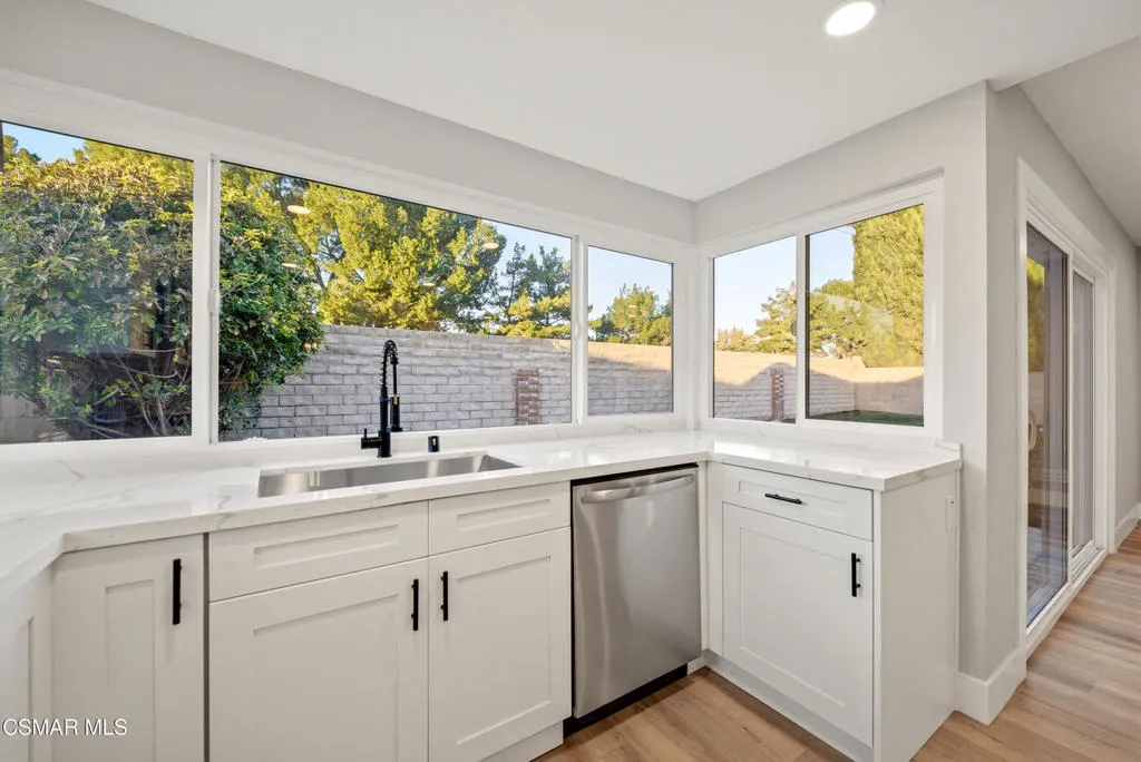 2405 Lee Street, Simi Valley, California 93065 home-pic-17