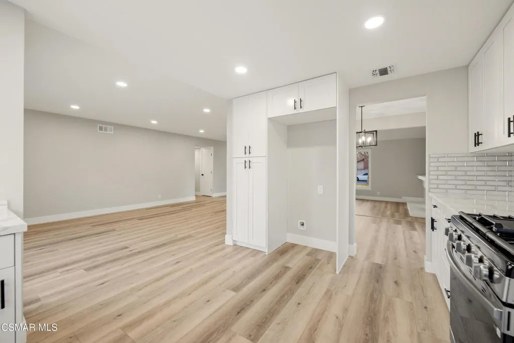 2405 Lee Street, Simi Valley, California 93065 home-pic-18