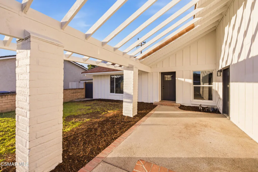 2405 Lee Street, Simi Valley, California 93065 home-pic-4