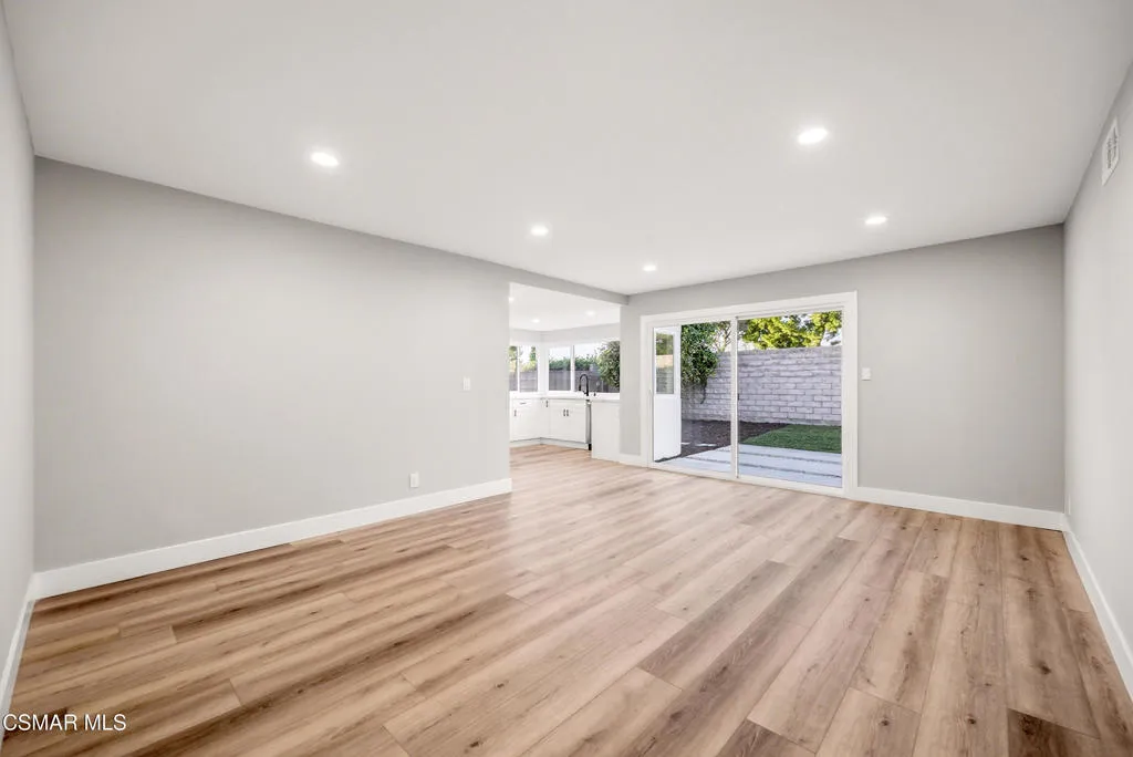 2405 Lee Street, Simi Valley, California 93065 home-pic-12
