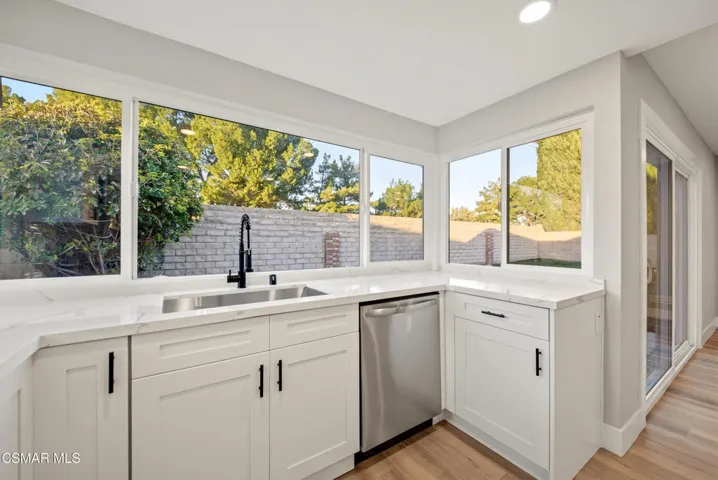 2405 Lee St Simi Valley-17