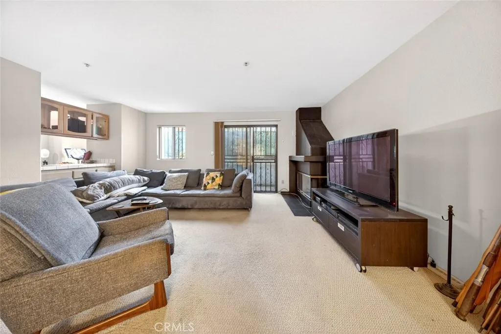 825 E Maple Street 3, Glendale, California 91205 home-pic-9