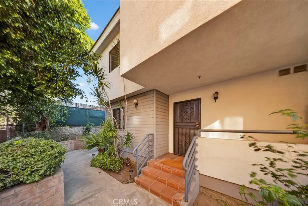 825 E Maple Street 3, Glendale, California 91205 home-pic-8