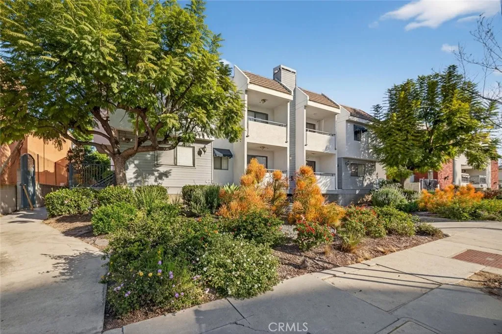 825 E Maple Street 3, Glendale, California 91205 home-pic-4