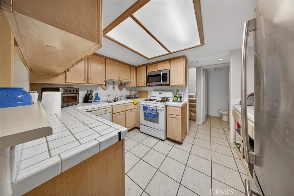 825 E Maple Street 3, Glendale, California 91205 home-pic-14