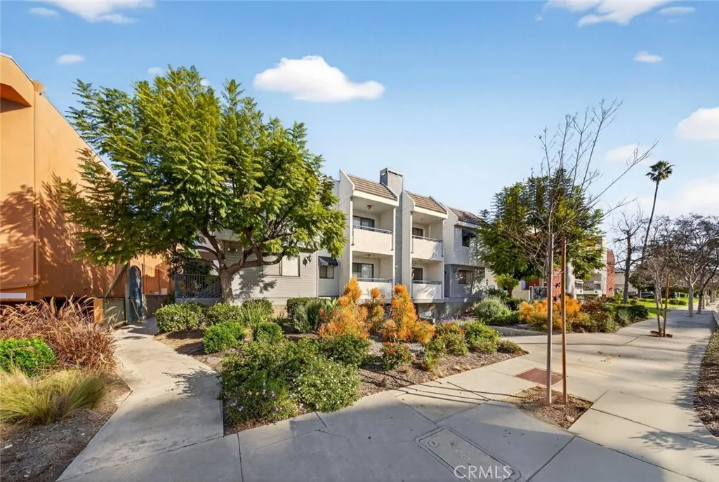 825 E Maple Street 3, Glendale, California 91205 home-pic-5
