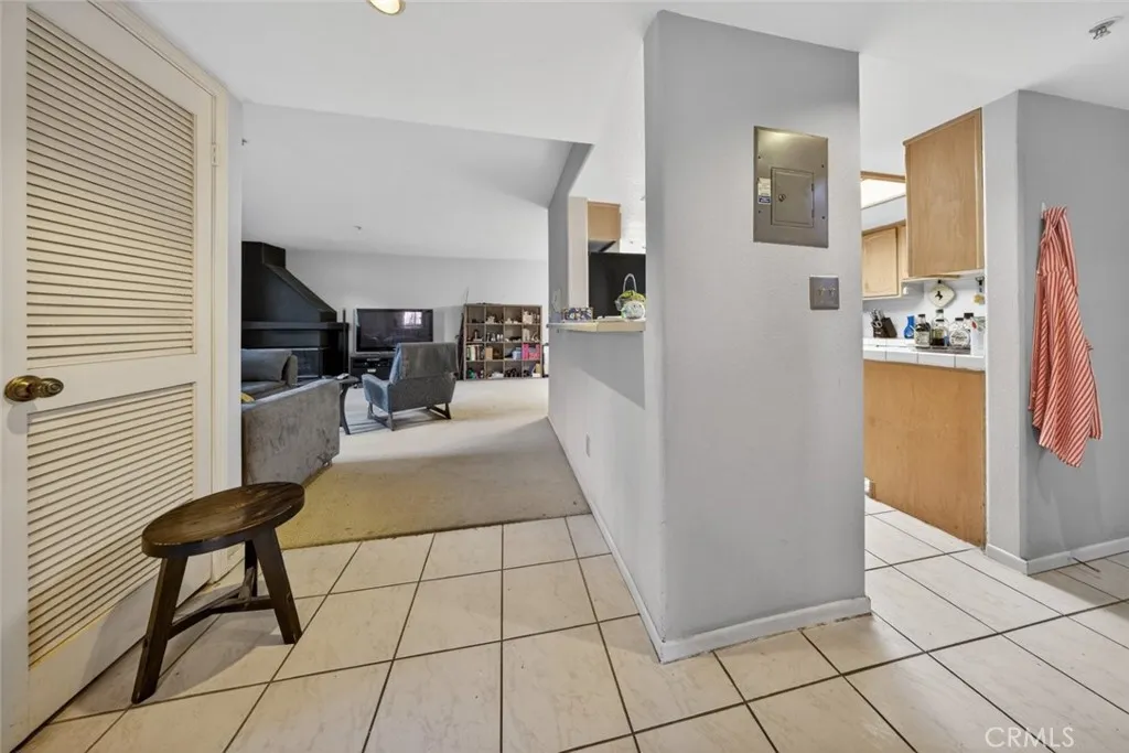 825 E Maple Street 3, Glendale, California 91205 home-pic-18