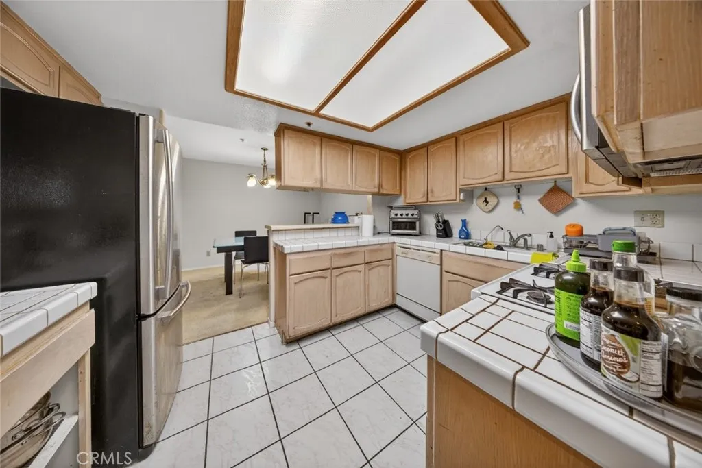 825 E Maple Street 3, Glendale, California 91205 home-pic-13