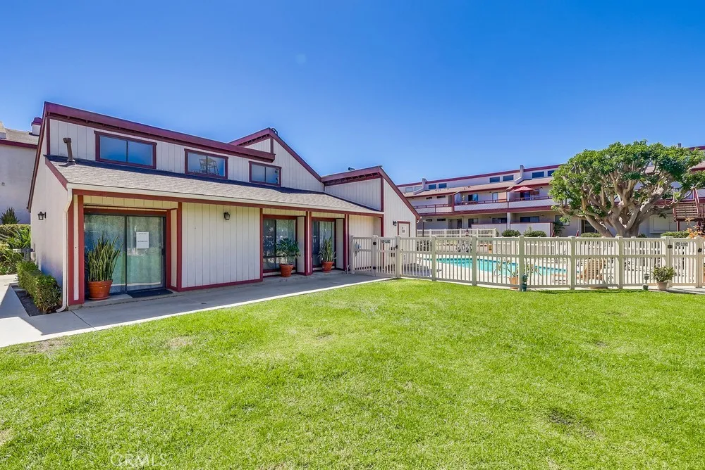 946 W 220th Street 216, Torrance, California 90502 home-pic-23