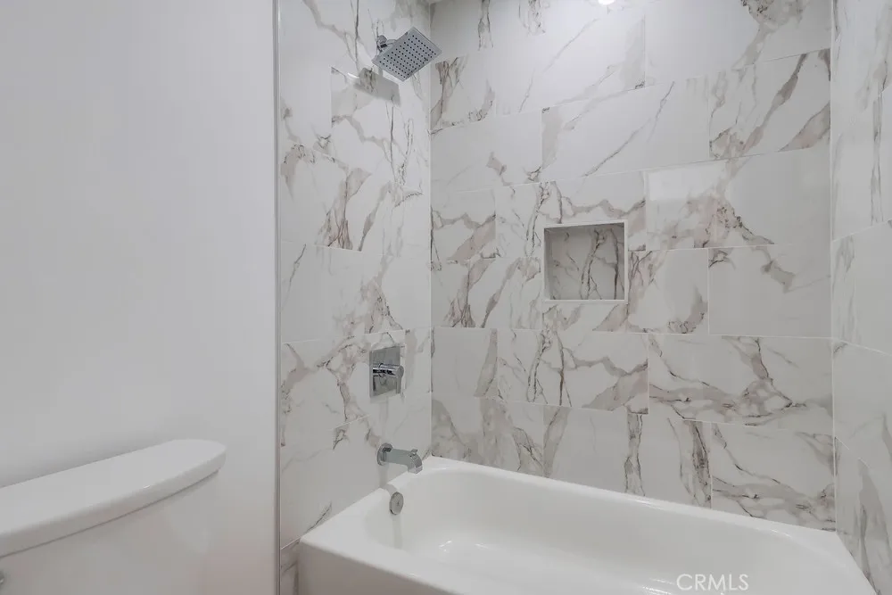 946 W 220th Street 216, Torrance, California 90502 home-pic-19