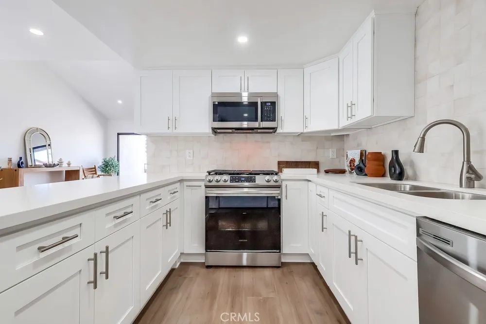 946 W 220th Street 216, Torrance, California 90502 home-pic-8