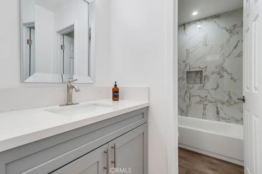 946 W 220th Street 216, Torrance, California 90502 home-pic-18