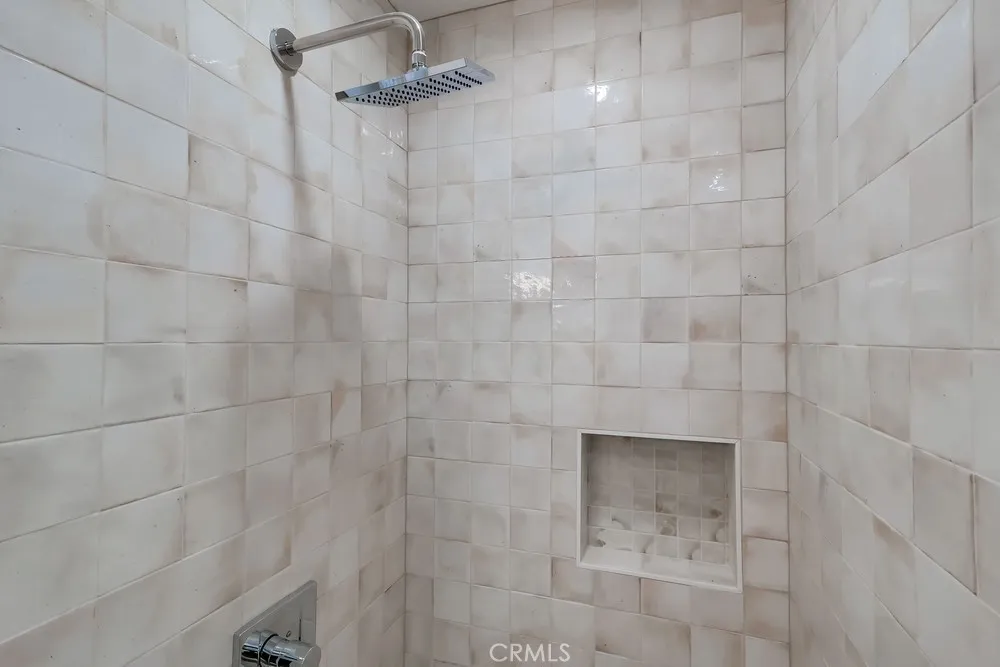 946 W 220th Street 216, Torrance, California 90502 home-pic-14