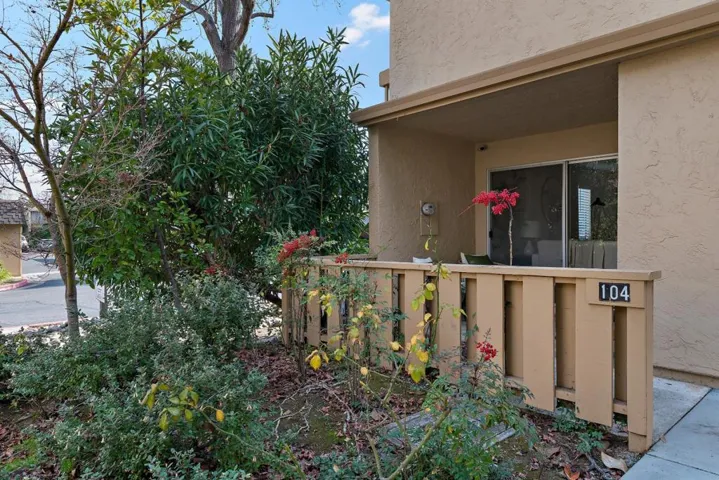 125 Connemara Way 104, Sunnyvale, California 94087