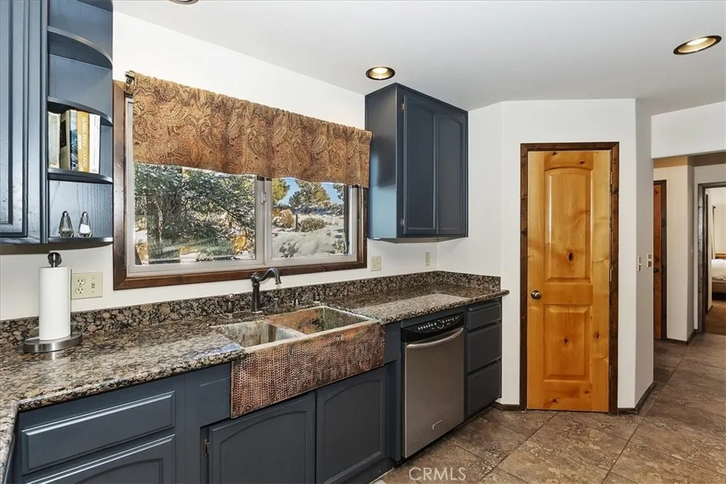 46727 Minnow, Big Bear City, California 92314 home-pic-24