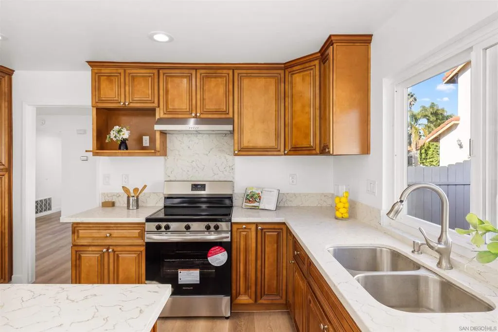 8695 Rideabout Ln, San Diego, California 92129 home-pic-20
