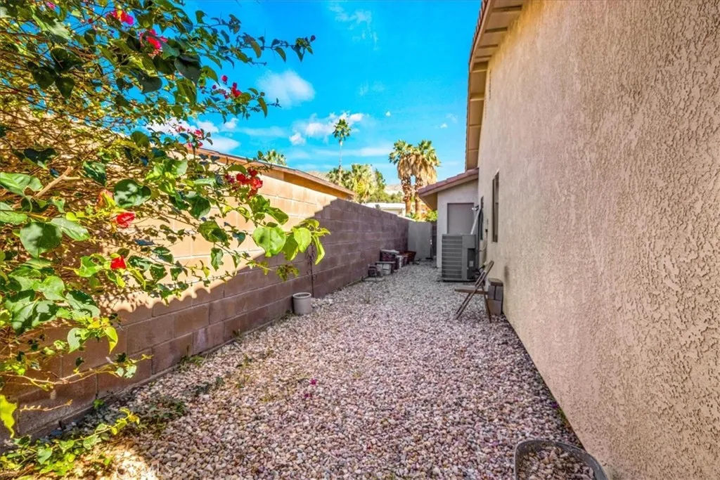 10683 Ambrosio Drive, Desert Hot Springs, California 92240 home-pic-29