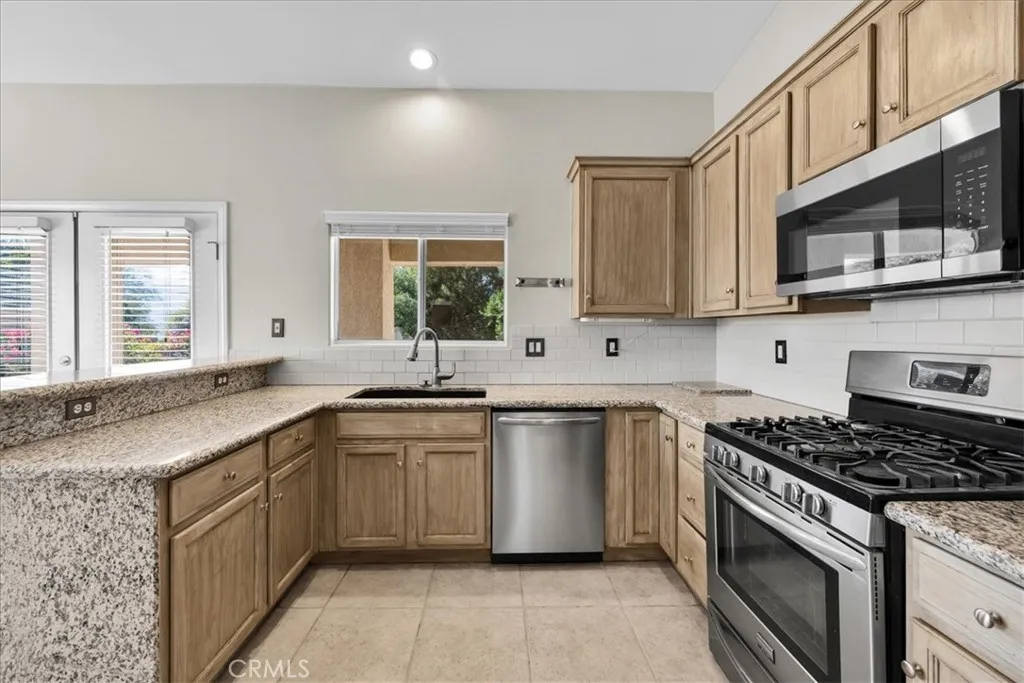 10683 Ambrosio Drive, Desert Hot Springs, California 92240 home-pic-9