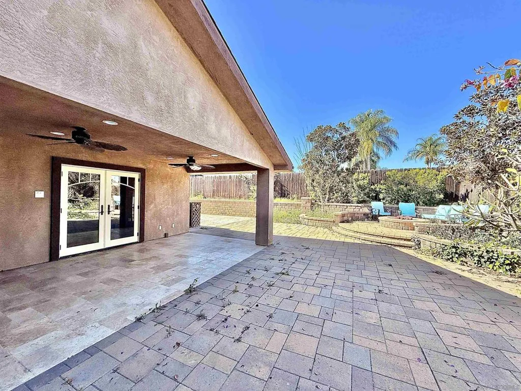 8364 Lake Ashwood Ave, San Diego, California 92119 home-pic-31