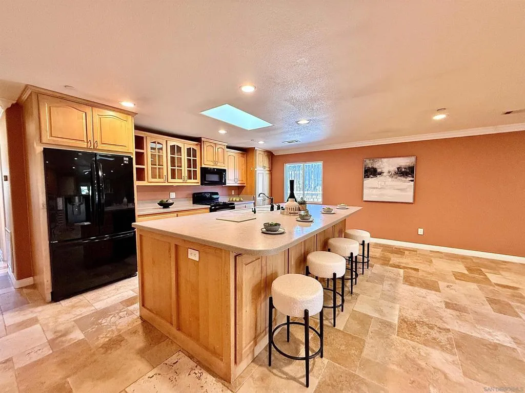 8364 Lake Ashwood Ave, San Diego, California 92119 home-pic-6