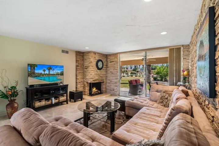 Welcome to 601 Sandpiper