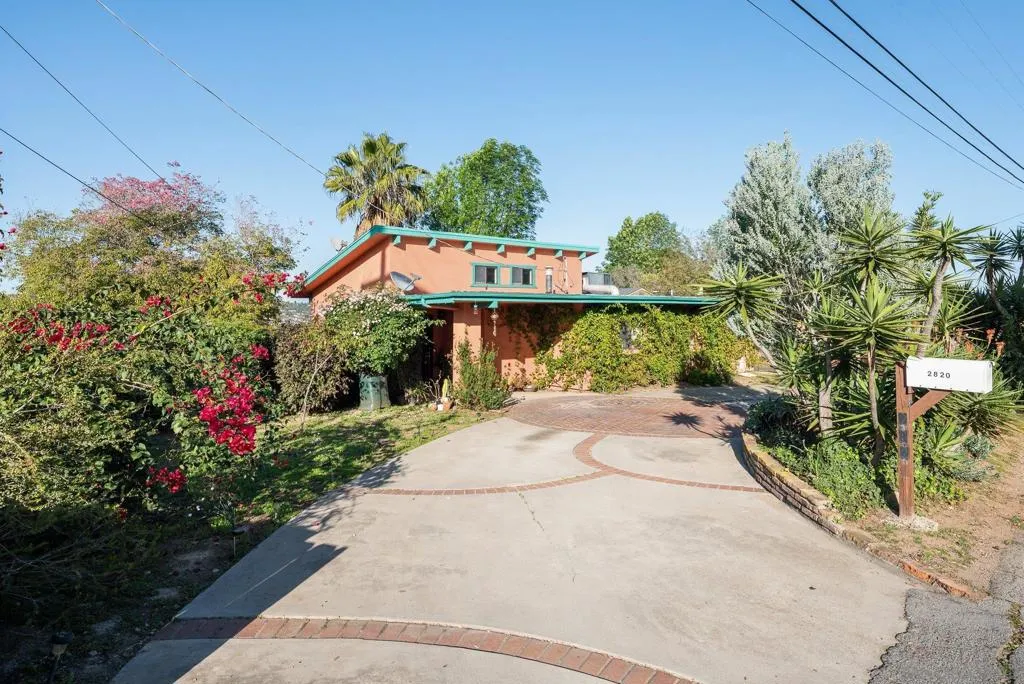 2820 Highlands Blvd, Spring Valley, California 91977 home-pic-0
