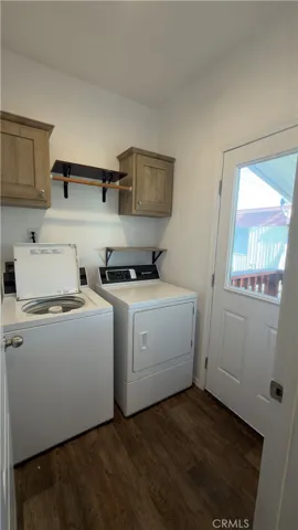 LAUNDRY ROOM/MUDROOM