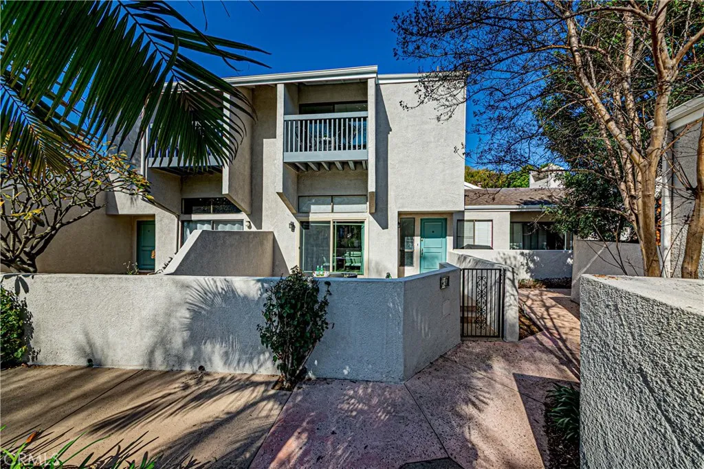 2938 Barrington Court, Fullerton, California 92831 home-pic-36