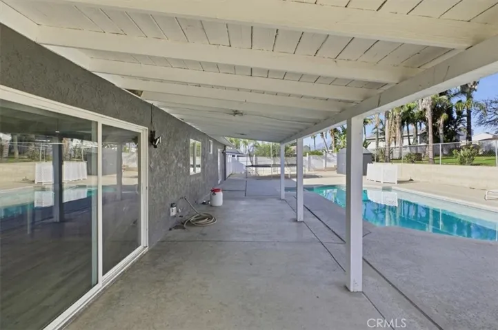 Fantastice covered patio