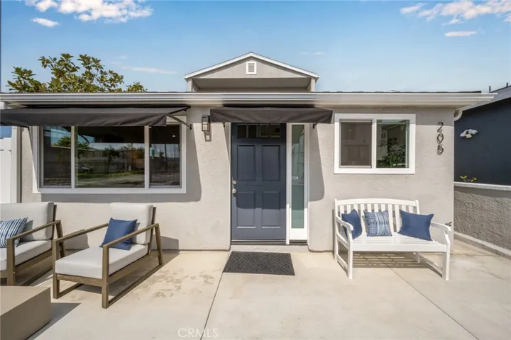 Lower Unit Patio w/ Fire Pit
