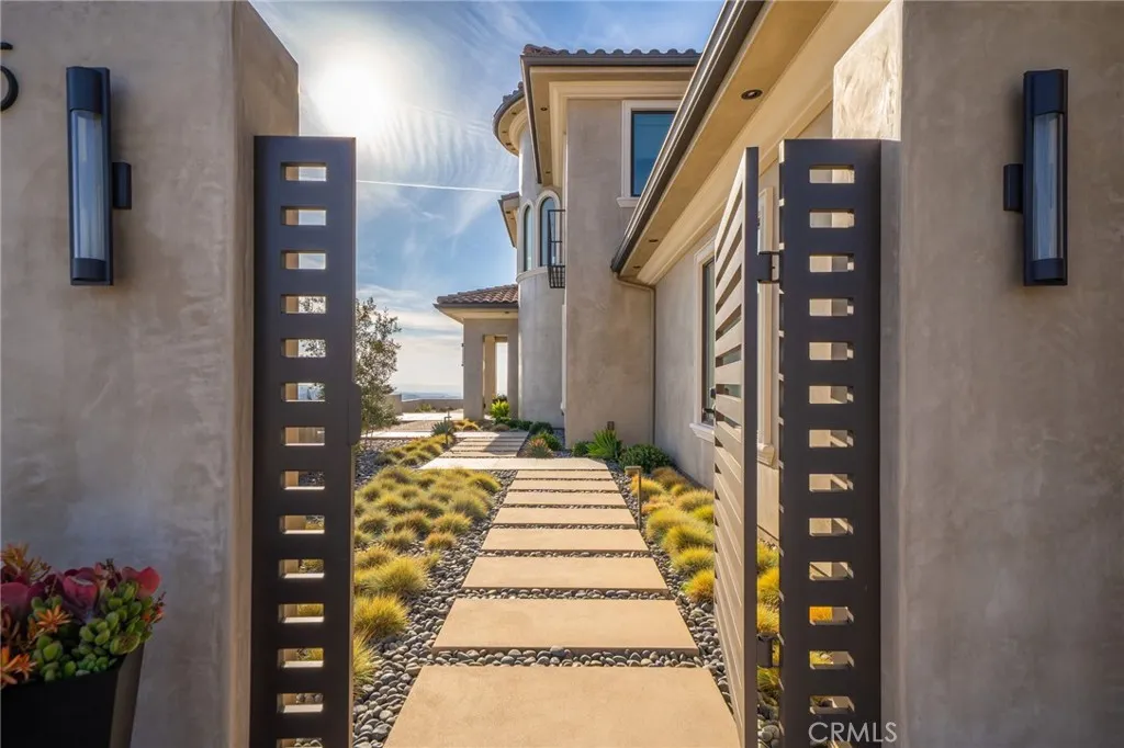 4485 Broken Spur Road, La Verne, California 91750 home-pic-10