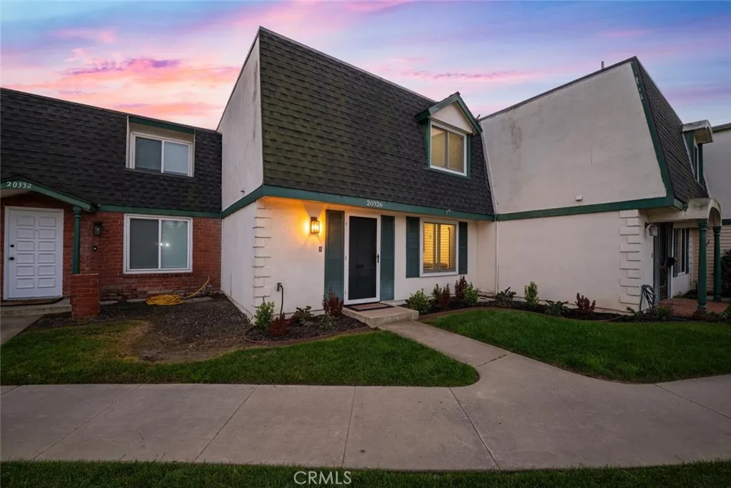 20326 Drive Gardenia, Huntington Beach, California 92646 home-pic-1