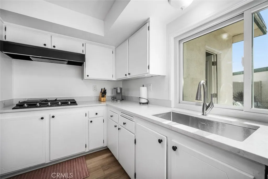 20326 Drive Gardenia, Huntington Beach, California 92646 home-pic-9