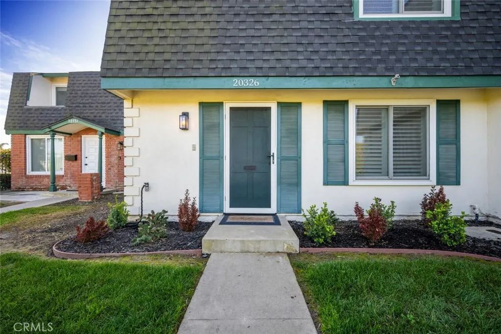 20326 Drive Gardenia, Huntington Beach, California 92646 home-pic-2