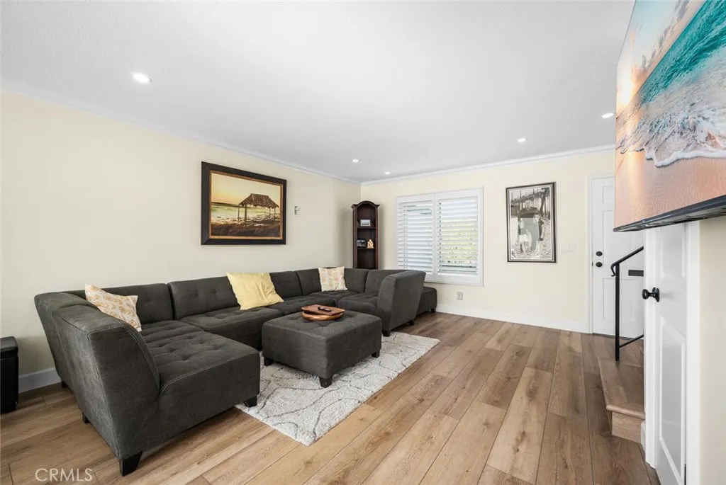 20326 Drive Gardenia, Huntington Beach, California 92646 home-pic-4
