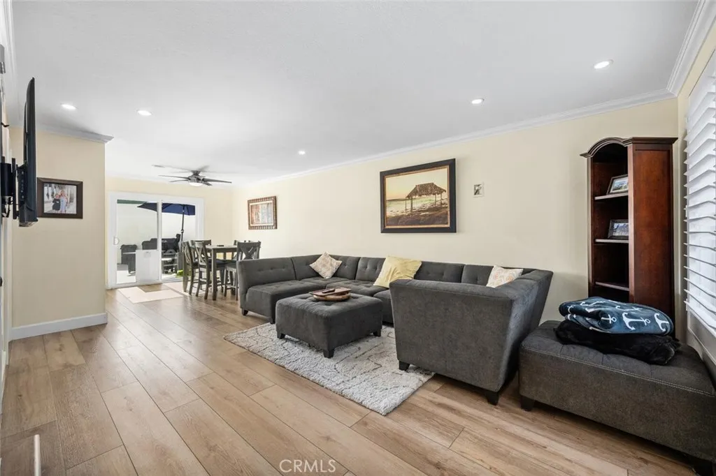 20326 Drive Gardenia, Huntington Beach, California 92646 home-pic-3