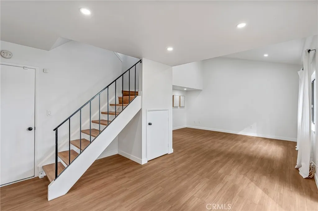3010 E Via Taranto, Anaheim, California 92806 home-pic-8
